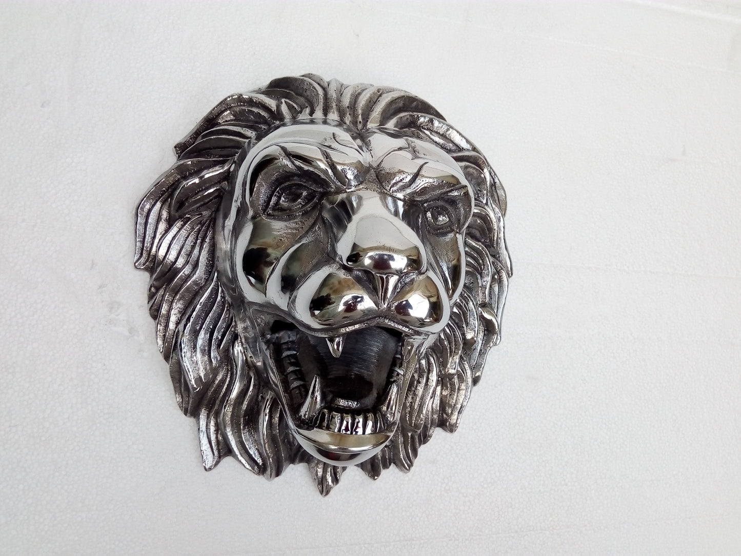 Fierce Aluminum Lion Head Wall Hanging Sculpture – Bronze, Brass & Chrome Finishes | Regal Animal Wall Art for Bold Interiors