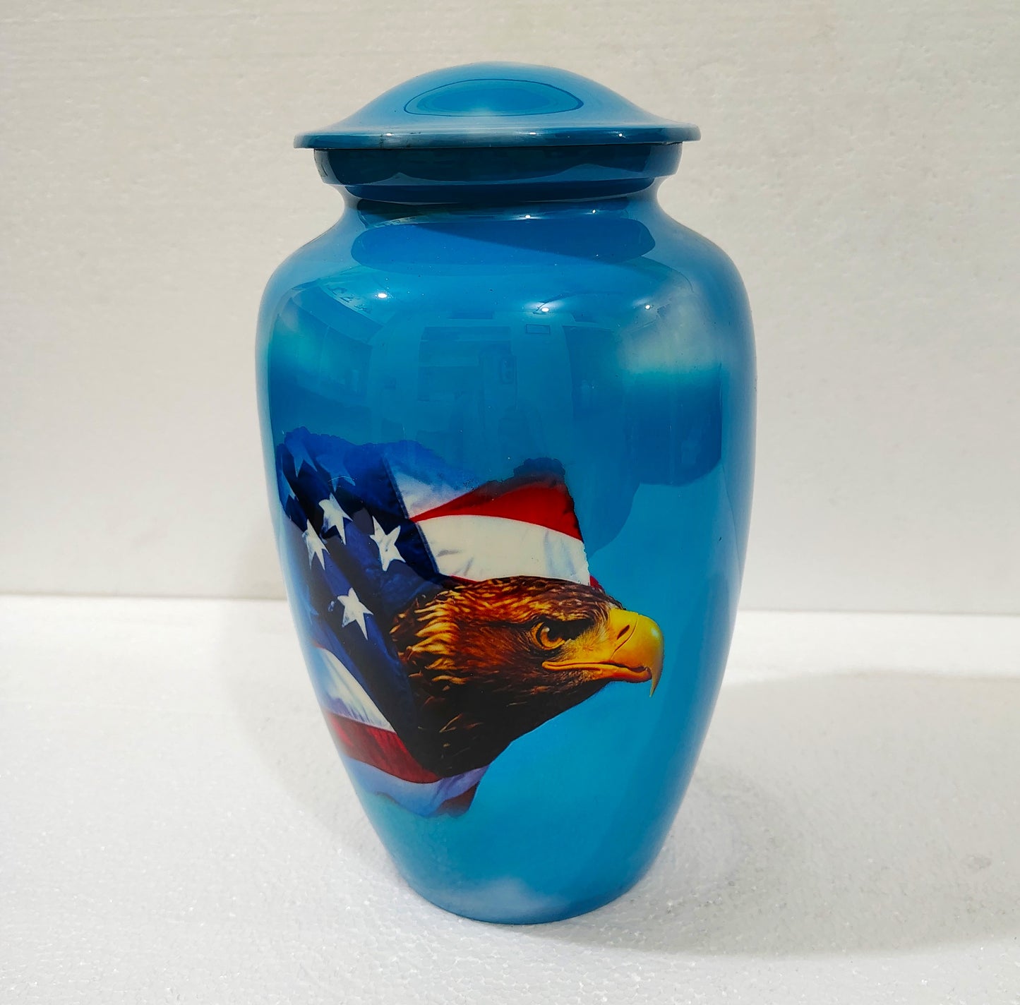 Wings of Valor – Patriotic Aluminum Cremation Urn for ashes with Bald Eagle & American Flag Design 10 Inches with Velvet Bag