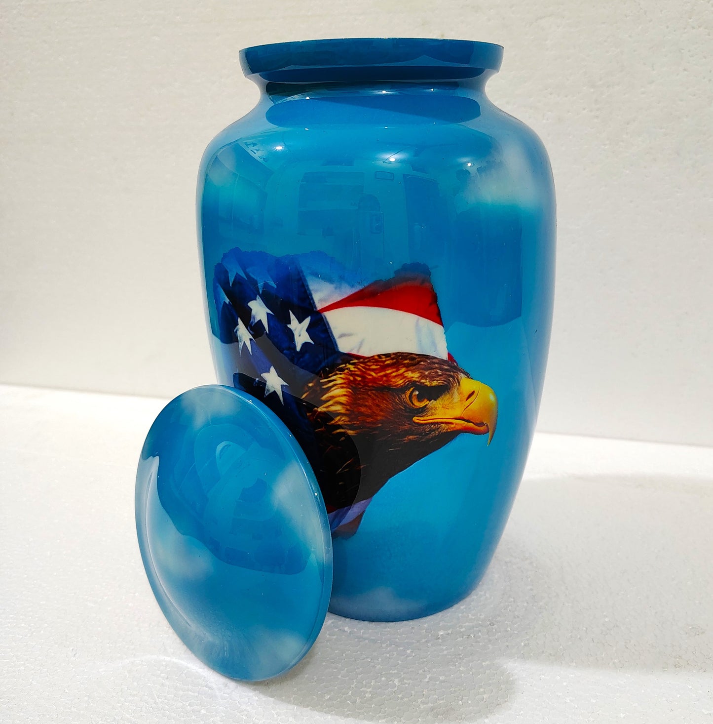 Wings of Valor – Patriotic Aluminum Cremation Urn for ashes with Bald Eagle & American Flag Design 10 Inches with Velvet Bag