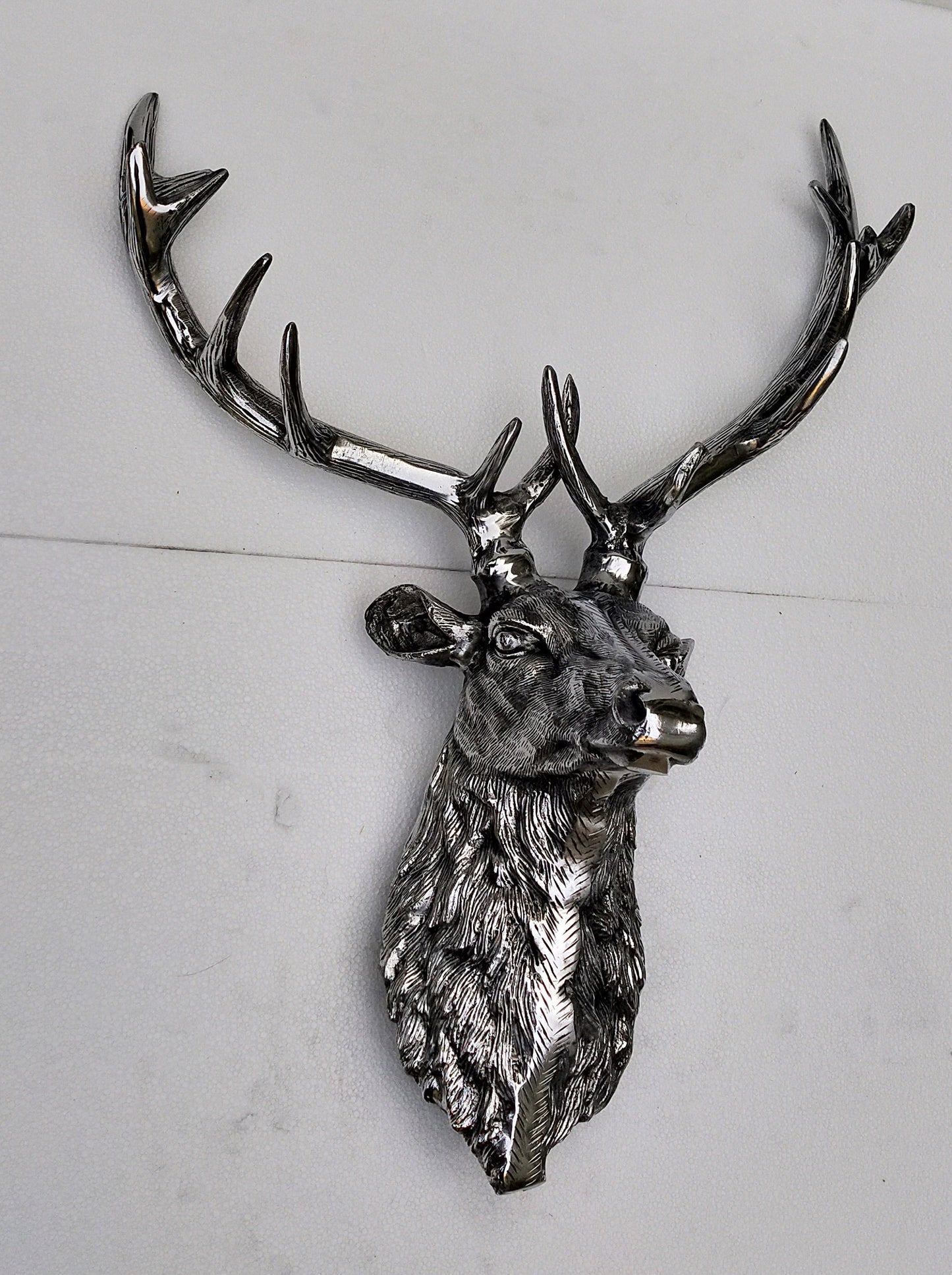 Wildlife Wall Accent – Handcrafted Aluminum Deer Head Sculpture ,  Decorative Deer Wall Mount for Home & Office