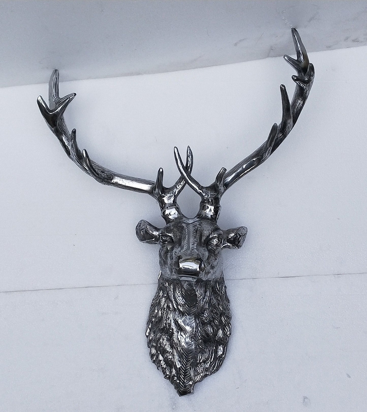 Wildlife Wall Accent – Handcrafted Aluminum Deer Head Sculpture ,  Decorative Deer Wall Mount for Home & Office