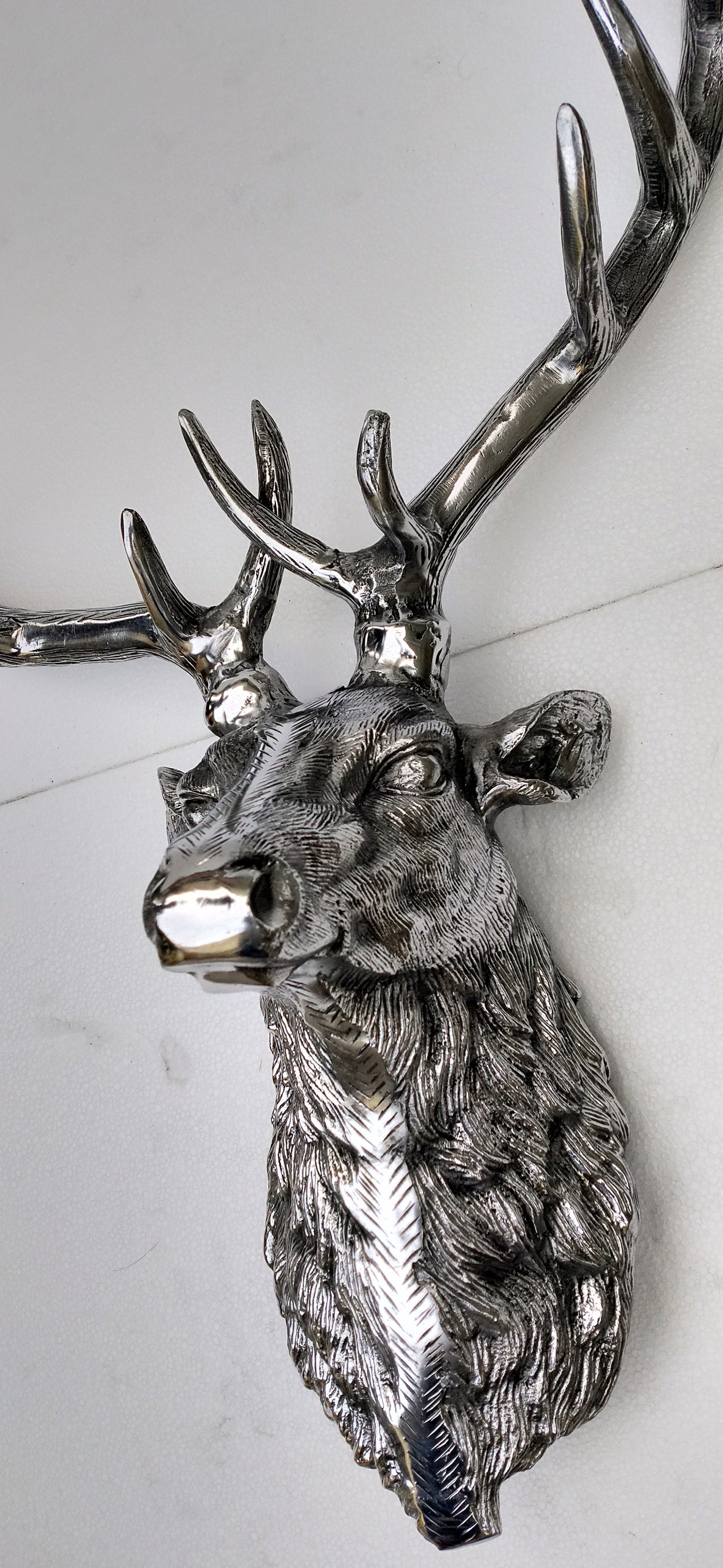 Wildlife Wall Accent – Handcrafted Aluminum Deer Head Sculpture ,  Decorative Deer Wall Mount for Home & Office