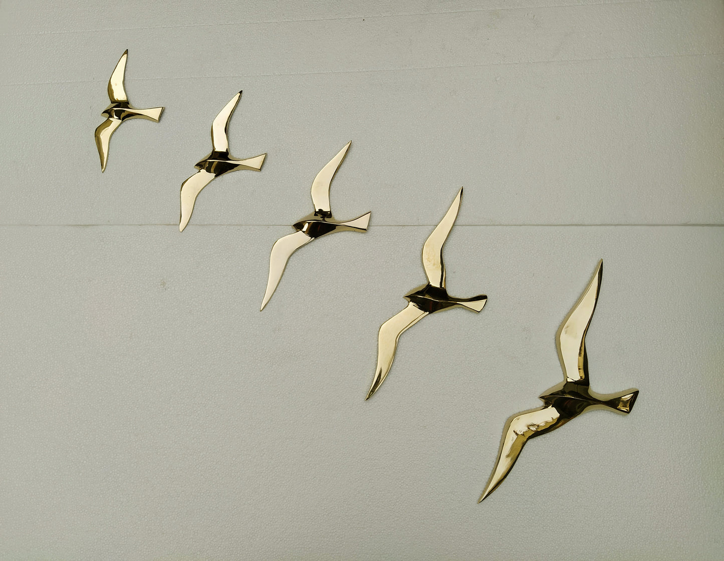 Decorative Brass Wall Mount Flying Seagull Birds Sculpture Unique Figurine Seagull Birds Statue Wall Mount, for Home | Office | Restaurant Decorations (Set of 5)