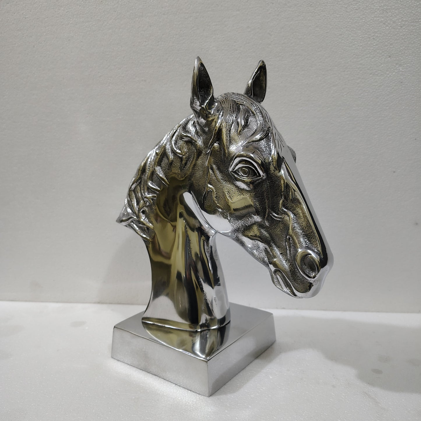 Majestic Equine Elegance – Trio of Noble Aluminum Horse Head Sculptures Table Top Figurines