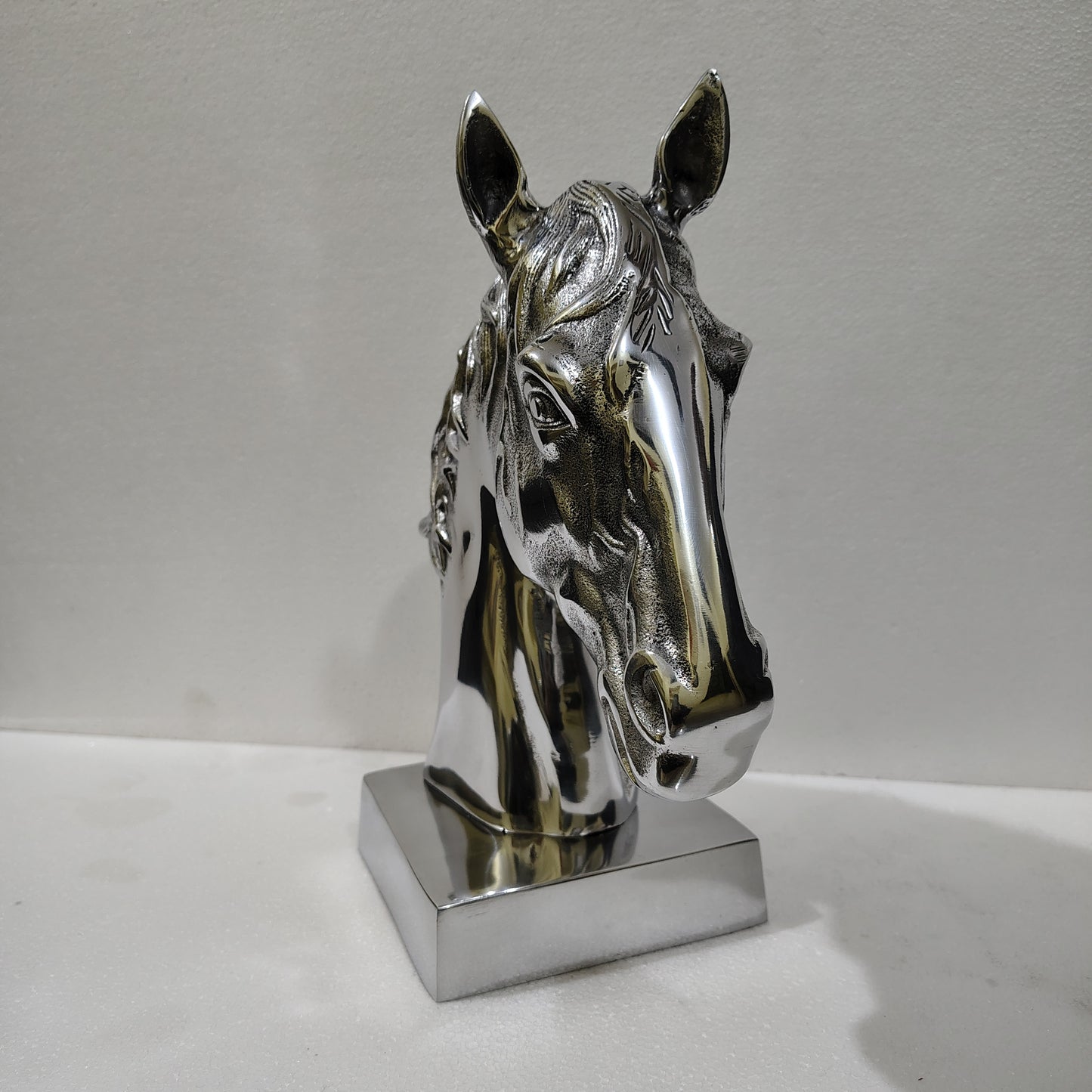 Majestic Equine Elegance – Trio of Noble Aluminum Horse Head Sculptures Table Top Figurines